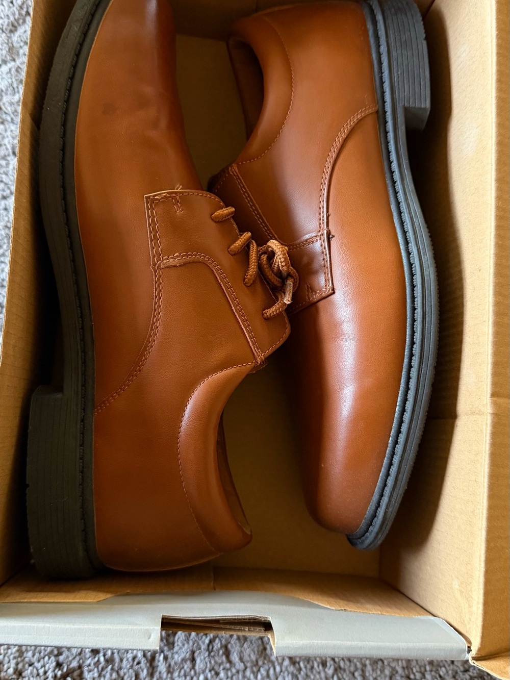 Boys Classic Tan Leather Dress Shoes size 6M